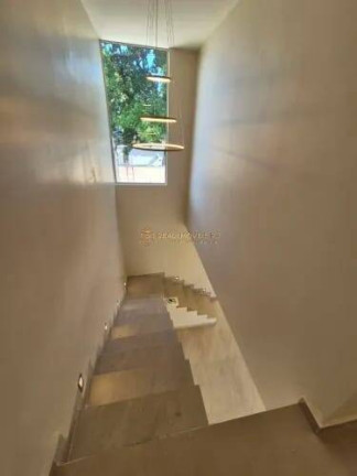 Imagem Casa com 3 Quartos à Venda, 300 m² em Campo Grande - Rio De Janeiro Imagem Casa com 3 Quartos à Venda, 300 m² em Campo Grande - Rio De Janeiro
