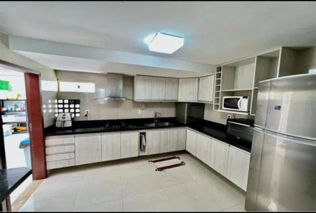 Imagem Casa com 4 Quartos à Venda, 280 m² em Candelária - Natal Imagem Casa com 4 Quartos à Venda, 280 m² em Candelária - Natal