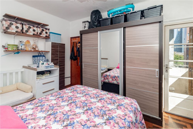 Imagem Imóvel com 2 Quartos à Venda, em Centro Histórico - Porto Alegre Imagem Imóvel com 2 Quartos à Venda, em Centro Histórico - Porto Alegre