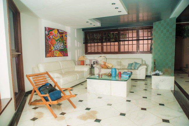Imagem Casa com 5 Quartos à Venda, 435 m² em Itaipu - Niterói Imagem Casa com 5 Quartos à Venda, 435 m² em Itaipu - Niterói