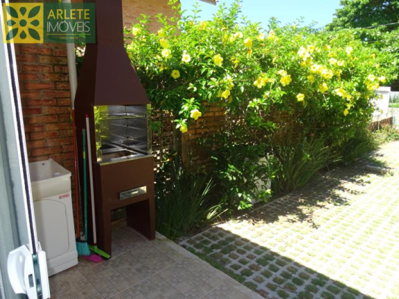 Imagem Casa com 1 Quarto para Alugar ou Temporada, 50 m² em Centro - Porto Belo Imagem Casa com 1 Quarto para Alugar ou Temporada, 50 m² em Centro - Porto Belo