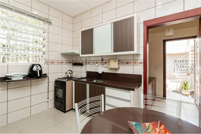 Imagem Casa com 3 Quartos à Venda, em Vila Ipiranga - Porto Alegre Imagem Casa com 3 Quartos à Venda, em Vila Ipiranga - Porto Alegre