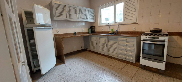 Imagem Apartamento com 4 Quartos à Venda, 142 m² em Algodoal - Cabo Frio
