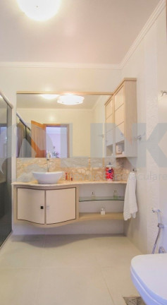 Imagem Casa com 3 Quartos à Venda, 352 m² em Jardim Lindóia - Porto Alegre Imagem Casa com 3 Quartos à Venda, 352 m² em Jardim Lindóia - Porto Alegre
