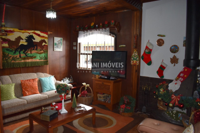 Imagem Casa com 4 Quartos à Venda, 310 m² em Região De Descansópolis - Campos Do Jordão