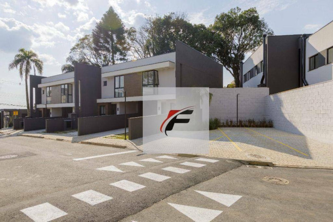 Imagem Sobrado com 3 Quartos à Venda, 158 m² em Pilarzinho - Curitiba