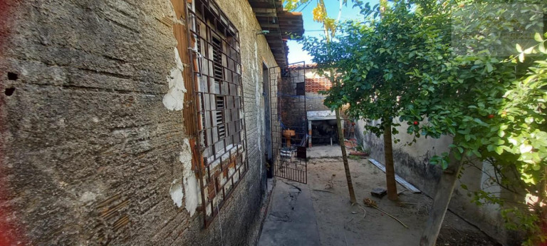 Imagem Casa com 3 Quartos à Venda, 235 m² em Bonsucesso - Fortaleza Imagem Casa com 3 Quartos à Venda, 235 m² em Bonsucesso - Fortaleza