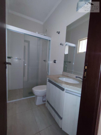 Imagem Casa com 3 Quartos à Venda, 300 m² Imagem Casa com 3 Quartos à Venda, 300 m²