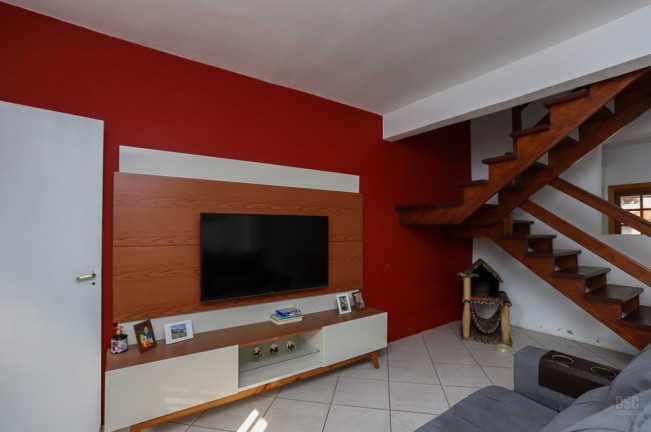 Imagem Casa com 2 Quartos à Venda, em Hípica - Porto Alegre Imagem Casa com 2 Quartos à Venda, em Hípica - Porto Alegre