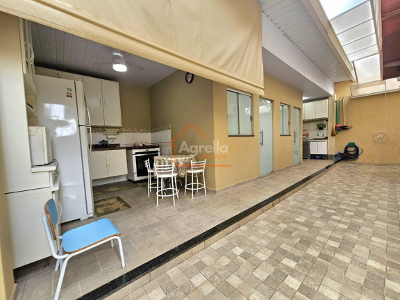 Imagem Casa com 3 Quartos à Venda, 250 m² em Vila São José - Mogi Mirim Imagem Casa com 3 Quartos à Venda, 250 m² em Vila São José - Mogi Mirim