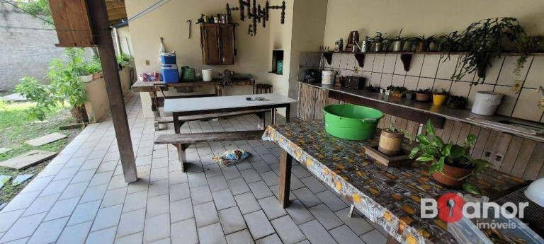 Imagem Casa com 4 Quartos à Venda, 250 m² em Escola Agrícola - Blumenau Imagem Casa com 4 Quartos à Venda, 250 m² em Escola Agrícola - Blumenau