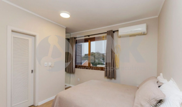 Imagem Imóvel com 3 Quartos à Venda, 163 m² em Jardim Itu - Porto Alegre Imagem Imóvel com 3 Quartos à Venda, 163 m² em Jardim Itu - Porto Alegre