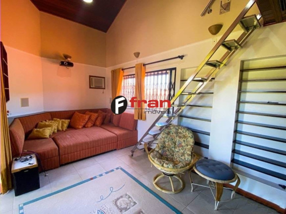 Imagem Casa com 3 Quartos à Venda, 450 m² em Córrego Grande - Florianópolis Imagem Casa com 3 Quartos à Venda, 450 m² em Córrego Grande - Florianópolis