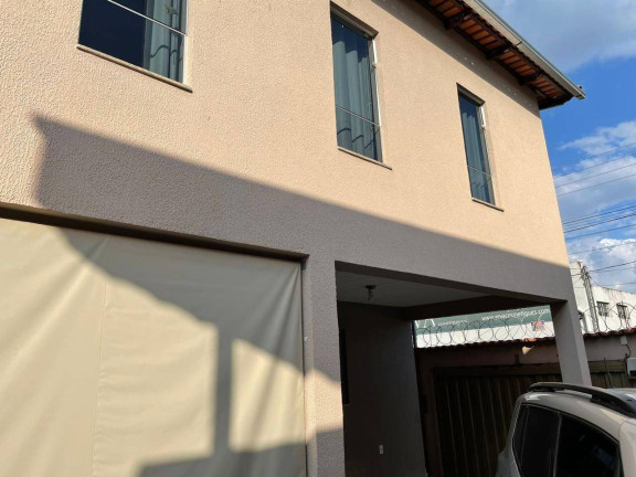 Imagem Casa com 3 Quartos à Venda, 250 m² em Santa Monica - Itaúna