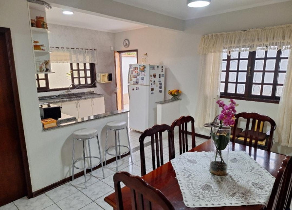 Imagem Sobrado com 3 Quartos à Venda, 214 m² em Jardim Altos De Santana Ii - Jacareí