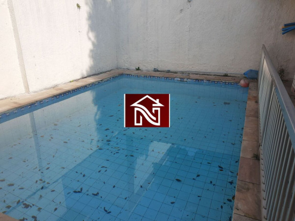 Sobrado com 3 Quartos à Venda, 250 m² em Embaré - Santos