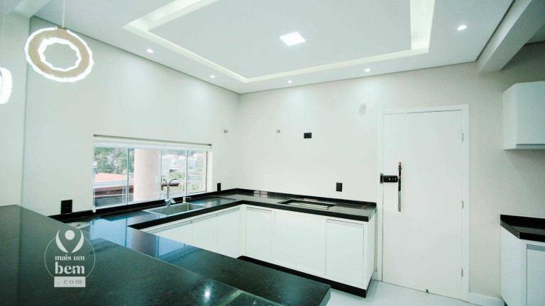 Imagem Casa com 3 Quartos à Venda, 363 m² em Butiatuvinha - Curitiba