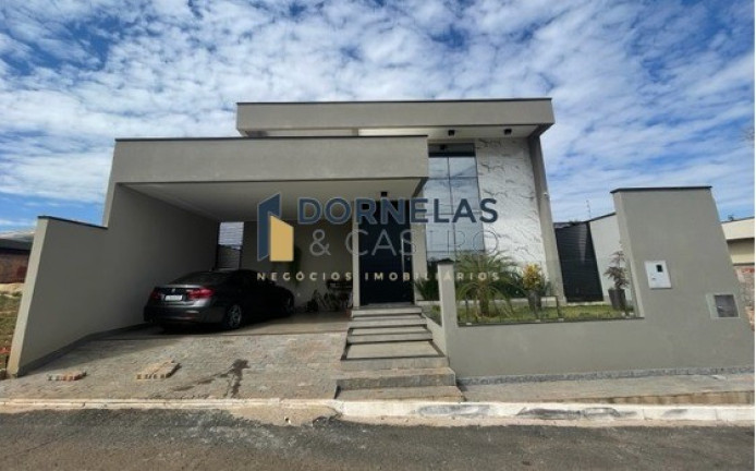 Casa com 3 Quartos à Venda, 400 m² em Guará I - Brasília