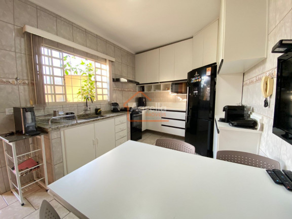 Casa com 2 Quartos à Venda, 108 m² em Centro - Mogi Mirim
