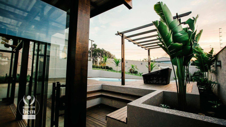 Imagem Casa com 3 Quartos à Venda, 363 m² em Butiatuvinha - Curitiba