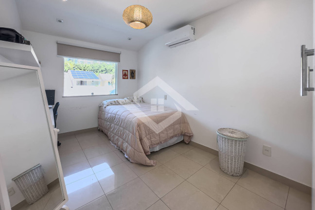 Imagem Casa com 6 Quartos à Venda, 430 m² em Barra Da Tijuca - Rio De Janeiro Imagem Casa com 6 Quartos à Venda, 430 m² em Barra Da Tijuca - Rio De Janeiro