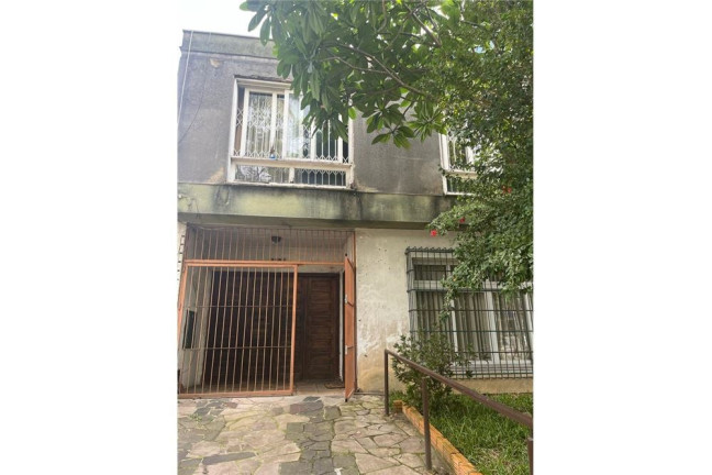 Casa com 3 Quartos à Venda,  em Petrópolis - Porto Alegre