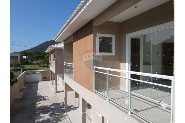 Imagem Casa de Condomínio com 2 Quartos à Venda, 74 m² em Centro - Maricá