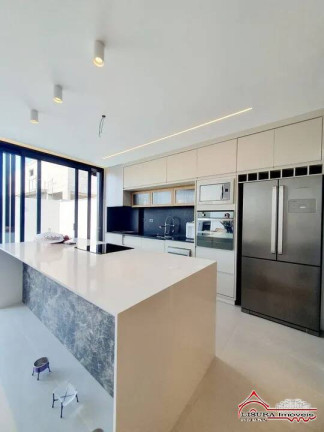 Casa de Condomínio com 3 Quartos à Venda, 180 m² em Jardim Jacinto - Jacareí