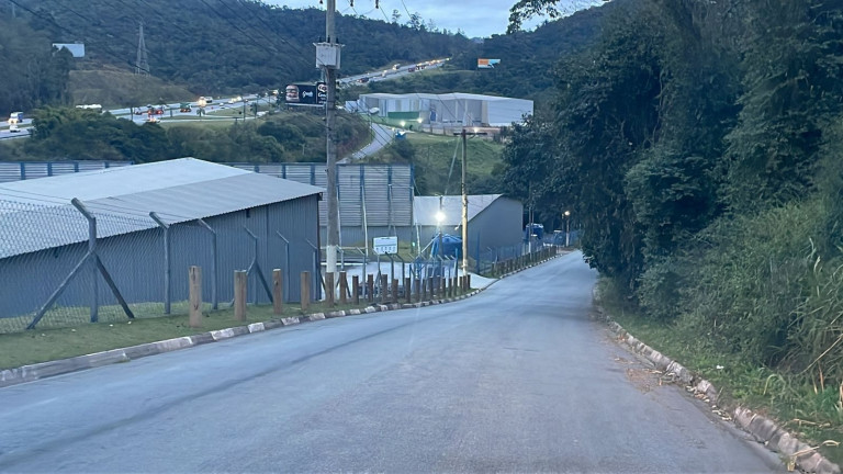 Imagem Imóvel para Alugar, 1.500 m² em Residencial Santa Helena - Gleba Ii - Santana De Parnaíba Imagem Imóvel para Alugar, 1.500 m² em Residencial Santa Helena - Gleba Ii - Santana De Parnaíba
