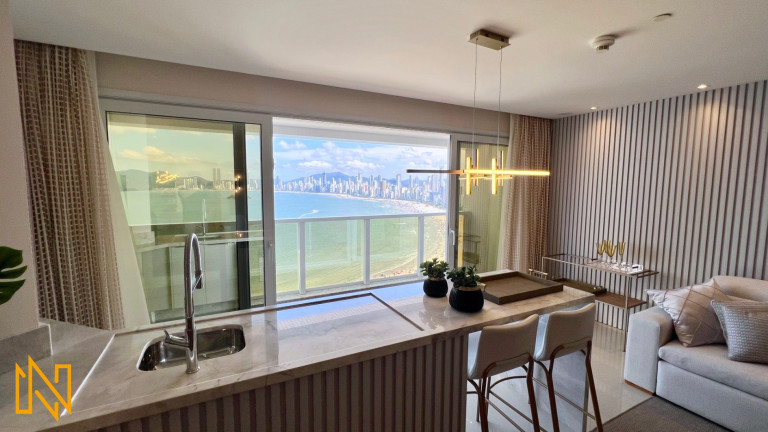 Imagem Apartamento com 3 Quartos à Venda, 182 m² em Pioneiros - Balneário Camboriú Imagem Apartamento com 3 Quartos à Venda, 182 m² em Pioneiros - Balneário Camboriú