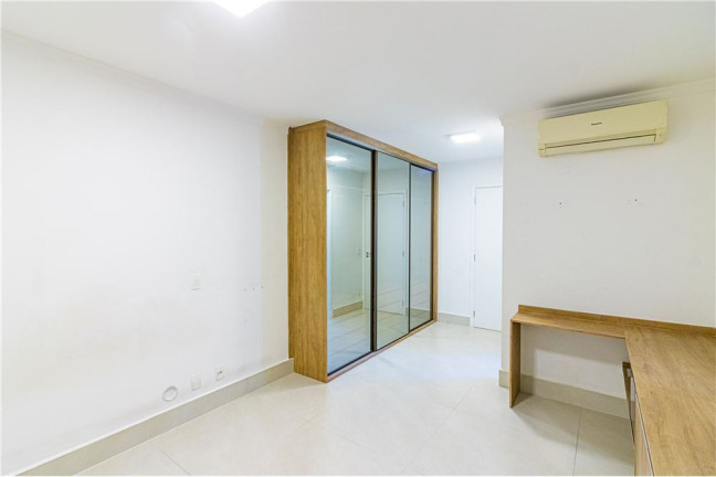 Imagem Imóvel com 2 Quartos à Venda, 176 m² em Vila Ipojuca - São Paulo