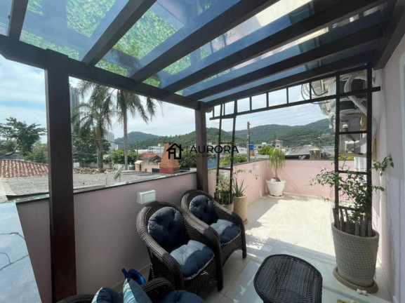 Imagem Casa com 2 Quartos à Venda, 170 m² em Barra - Balneário Camboriú