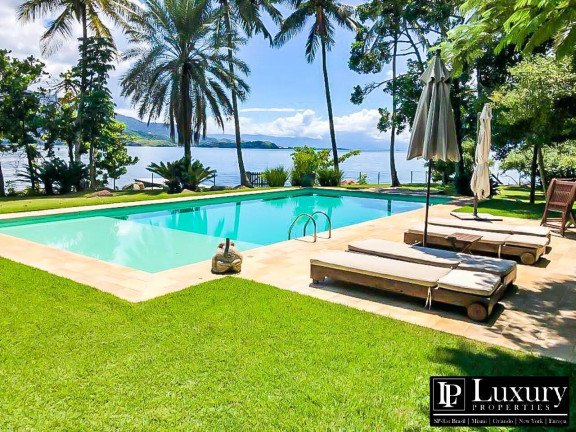 Imagem Casa com 7 Quartos à Venda, em Feiticeira - Ilhabela Imagem Casa com 7 Quartos à Venda, em Feiticeira - Ilhabela