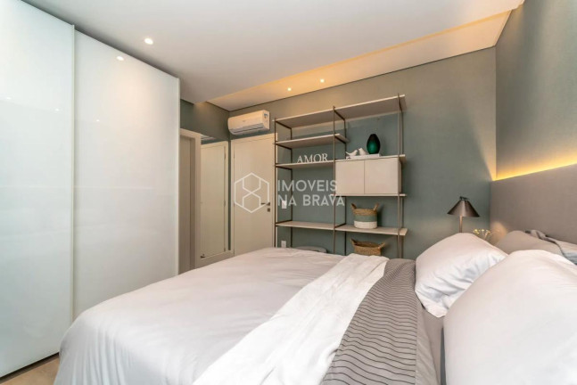 Imagem Apartamento com 4 Quartos à Venda, 237 m² em Centro - Balneário Camboriú Imagem Apartamento com 4 Quartos à Venda, 237 m² em Centro - Balneário Camboriú