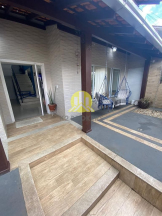 Imagem Casa com 3 Quartos à Venda, 347 m² em Centro - Balneário Camboriú Imagem Casa com 3 Quartos à Venda, 347 m² em Centro - Balneário Camboriú