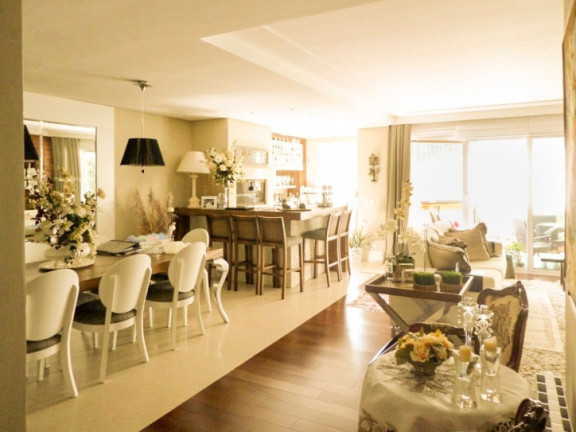 Imagem Apartamento com 3 Quartos à Venda, 188 m² em Centro - Gramado