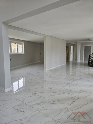 Imagem Sobrado com 4 Quartos à Venda, 411 m² em Glória - Joinville