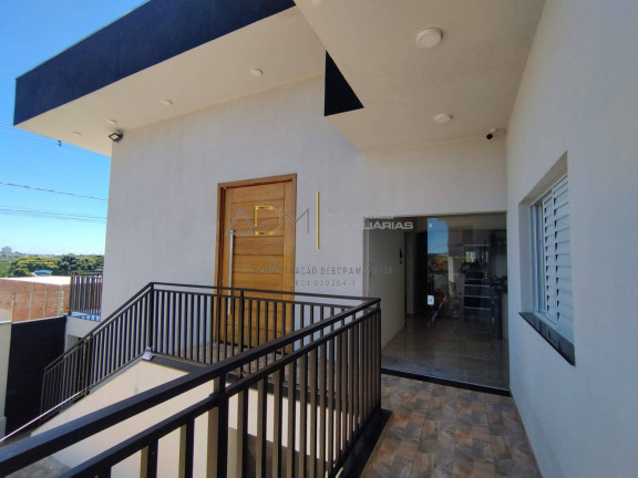 Imagem Casa com 3 Quartos à Venda, 360 m² em Lívia Ii - Botucatu