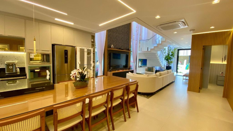 Imagem Casa com 7 Quartos à Venda, 380 m² em Riviera Módulo 16 - Bertioga Imagem Casa com 7 Quartos à Venda, 380 m² em Riviera Módulo 16 - Bertioga