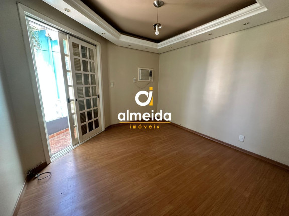 Imagem Casa com 4 Quartos à Venda, 360 m² em Nossa Senhora Medianeira - Santa Maria