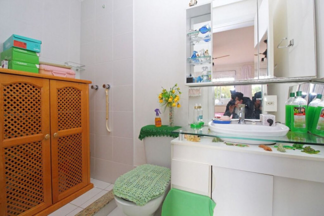 Imagem Imóvel com 2 Quartos à Venda, 62 m² em Cristal - Porto Alegre Imagem Imóvel com 2 Quartos à Venda, 62 m² em Cristal - Porto Alegre