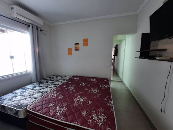 Imagem Casa com 3 Quartos para Temporada, 1 m² em Bombas - Bombinhas Imagem Casa com 3 Quartos para Temporada, 1 m² em Bombas - Bombinhas
