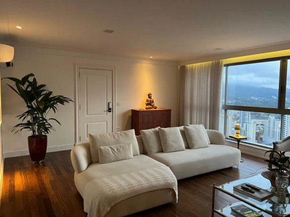 Imagem Apartamento com 2 Quartos à Venda, 159 m² em Centro - Balneário Camboriú