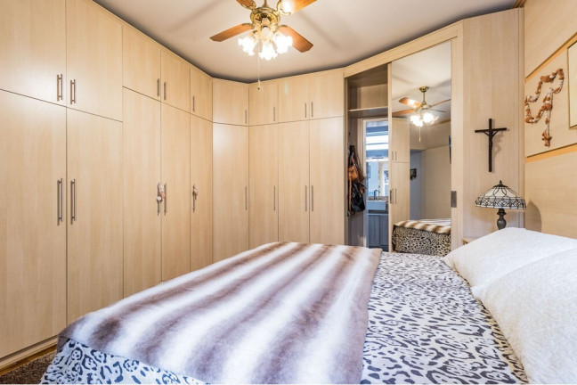 Imagem Casa com 3 Quartos à Venda, 290 m² em Jardim Europa - Porto Alegre Imagem Casa com 3 Quartos à Venda, 290 m² em Jardim Europa - Porto Alegre