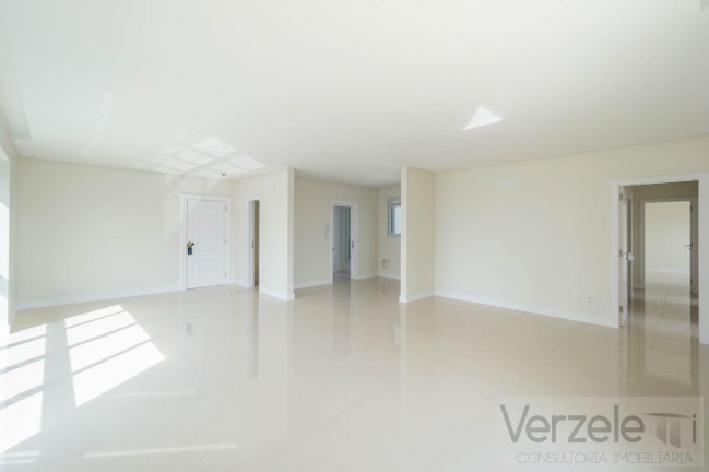 Imagem Apartamento com 4 Quartos à Venda, 146 m² em Centro - Balneário Camboriú Imagem Apartamento com 4 Quartos à Venda, 146 m² em Centro - Balneário Camboriú