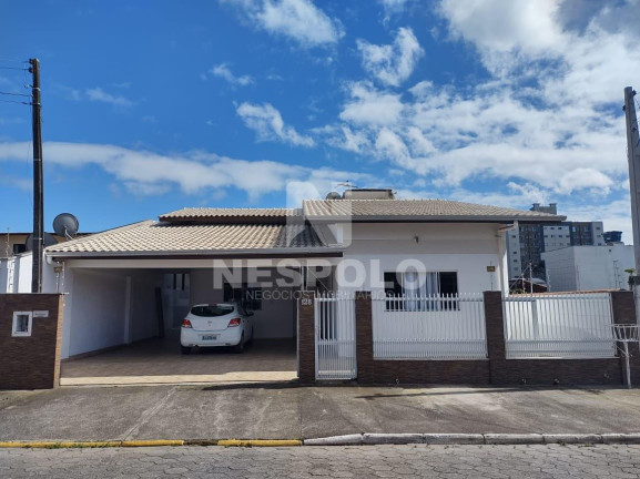 Casa com 3 Quartos à Venda, 280 m² em Tabuleiro - Camboriu
