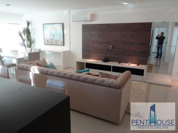 Imagem Apartamento com 3 Quartos à Venda, 130 m² em Centro - Balneário Camboriú Imagem Apartamento com 3 Quartos à Venda, 130 m² em Centro - Balneário Camboriú