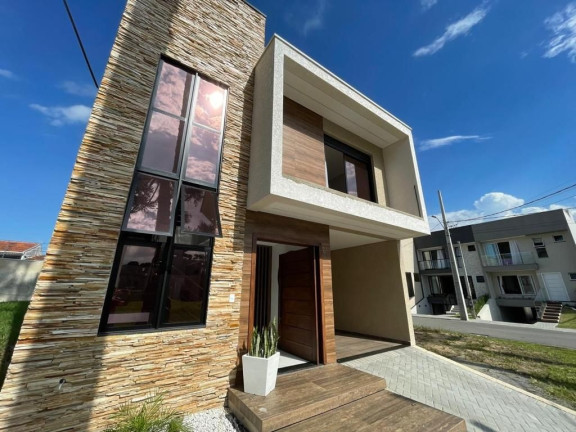 Casa com 3 Quartos à Venda, 179 m² em Pinheirinho - Curitiba