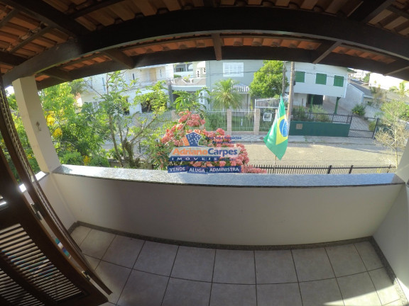 Imagem Casa com 5 Quartos à Venda, 327 m² em Centro - Balneário Piçarras Imagem Casa com 5 Quartos à Venda, 327 m² em Centro - Balneário Piçarras
