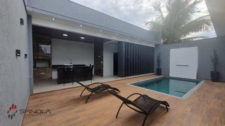 Casa com 3 Quartos à Venda, 160 m² em Maracanã - Praia Grande